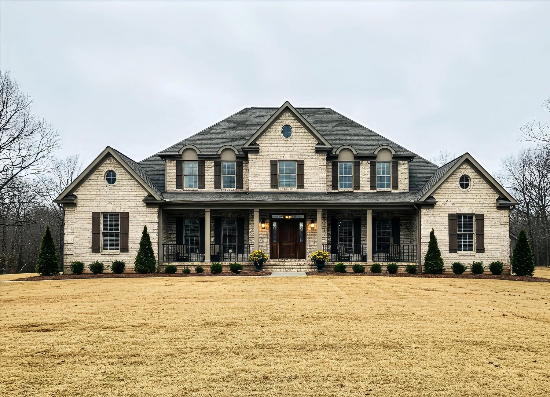 Stately Southern manor representing Mountain Brook, Alabama